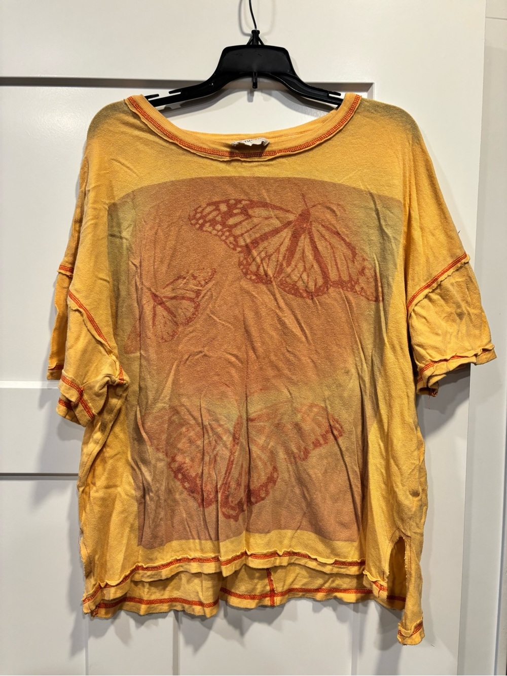 We The free Fly High Women’s Orange Butterfly Graphic Tee Shirt Size Medium
